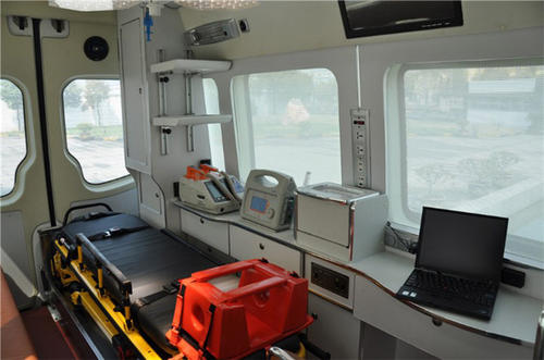 德江县救护车内部
